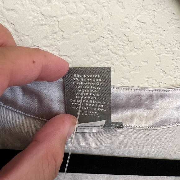 Ann Taylor  Blouse size Small - Picture 5 of 5